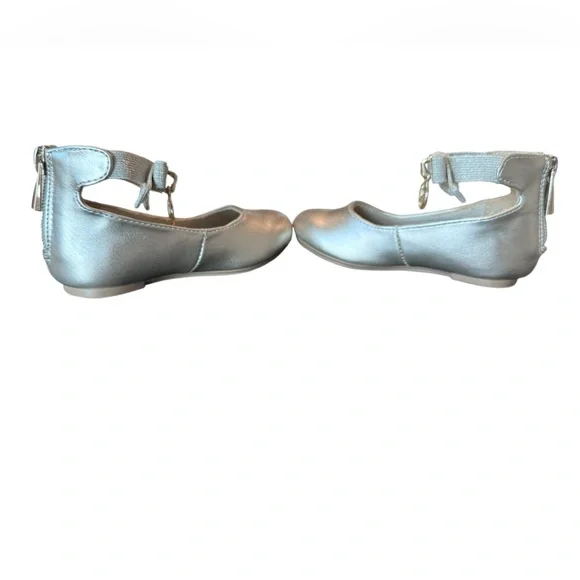 Michael Kors Girls “Kenyah Kay” Logo Charm Gold Ballet Flats Size 6 Toddler/Baby - Picture 4 of 12